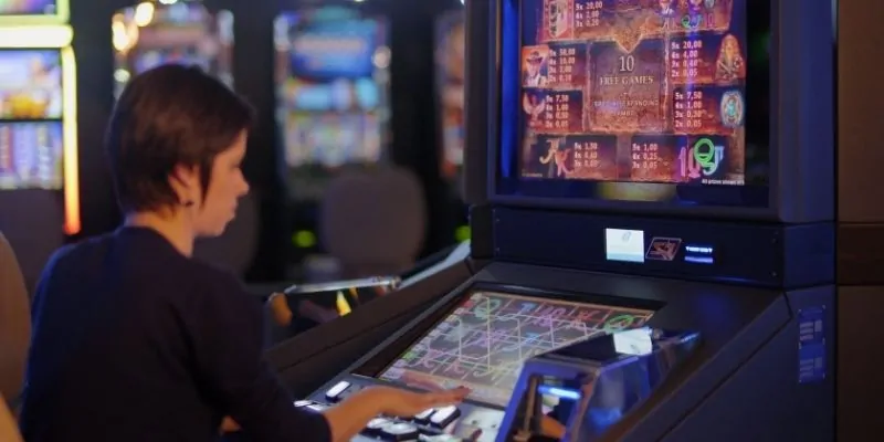 Traditional Card Gaming Experiences